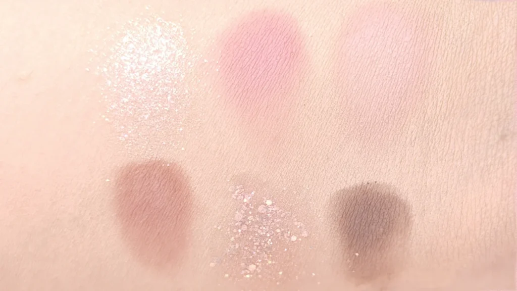 ブレスドムーン ソープパレット クールインソープの腕塗りスウォッチ(パレット配置順)