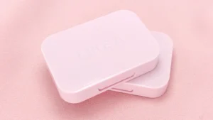 ブレスドムーン ソープパレットの石鹸のような丸みのあるパッケージ外観