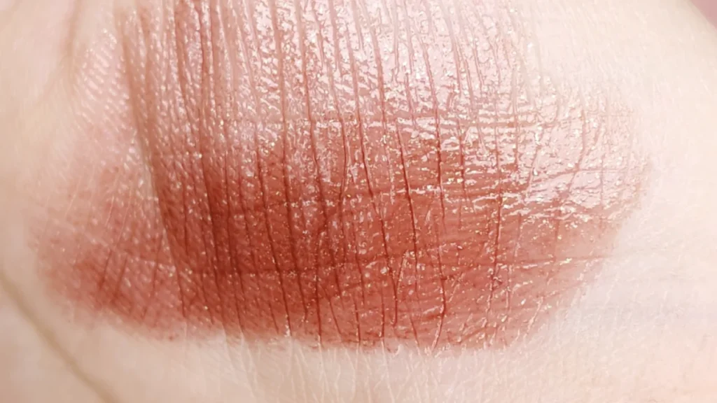 KATE リップモンスター 112 真夜中の褒美 スウォッチ 色見本 グリーンパール ラメ感