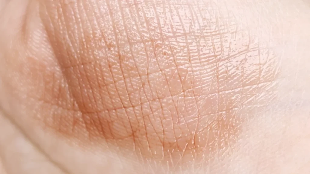 KATE Lip Monster Clear Tone C03 Edaka Monster Swatch, Translucent, Sheer, Skin-blending