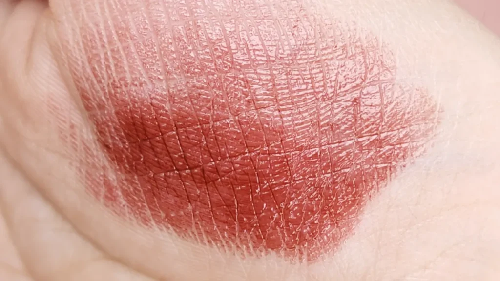 KATE リップモンスター EX-9 戦慄の喜笑 スウォッチ 色見本 深みレッド 高発色