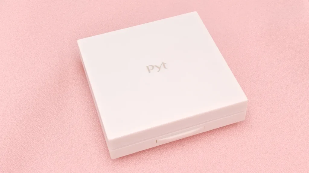 Pyt(ピュット) GENBA SKINプレストパウダー 01 シアーのシンプルな白いケース外観