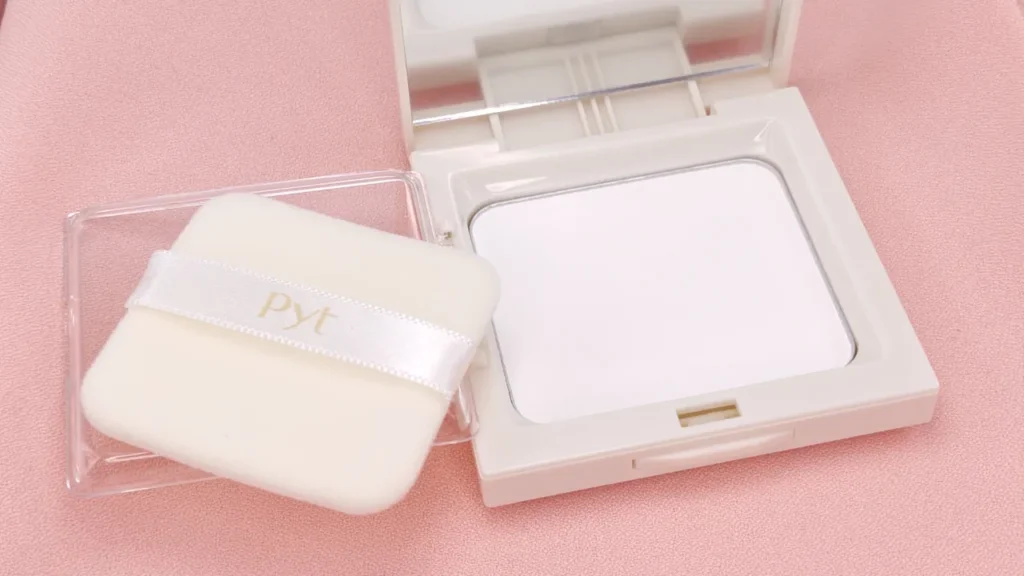 Pyt GENBA SKINプレストパウダー 01 シアーの中身と付属のもちもちパフ